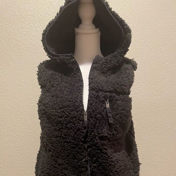Weatherproof Vintage Hooded Sherpa Vest Black Size M - Picture 1 of 8